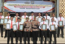 Sebanyak 18 Personel Polres Bone Terima Penghargaan Kapolres