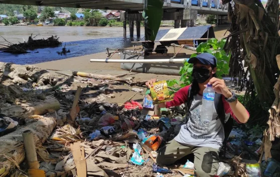 MUI Haramkan Buang Sampah di Sungai, Danau dan Laut