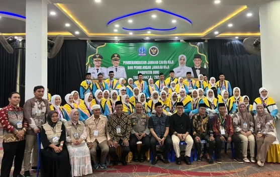 Dua Jamaah 85 Tahun Asal Bone Ikut Kloter 9 UPG ke Tanah Suci