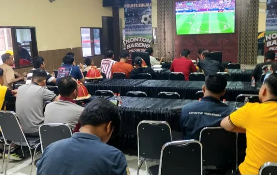 Polres Sinjai Pererat Kemitraan dengan Media dan Warga lewat Nobar Piala Dunia