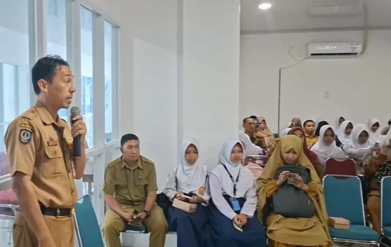 Praktisi Literasi drh. Mappamancu Tekankan Resensi Buku Latih Berpikir Kritis