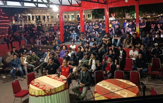 Wabup Bone Nobar Semifinal Piala Dunia bersama Warga