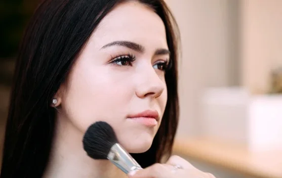 Anti-blush, Tren Make Up ala Seleb Hollywood