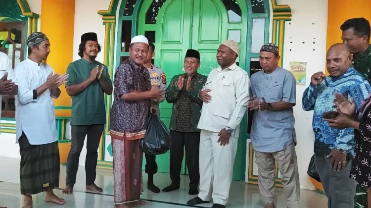 Bupati Roni Omba Tegaskan Komitmen Silaturahmi Lintas Agama