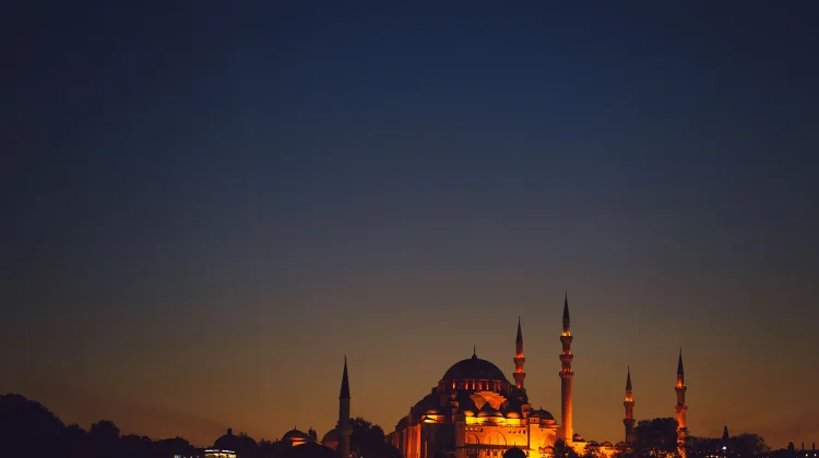 Tradisi Menyambut Malam Lailatul Qadar di Indonesia