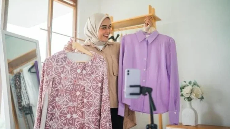 Kapan Waktu yang Tepat Beli Baju Lebaran Secara Online?