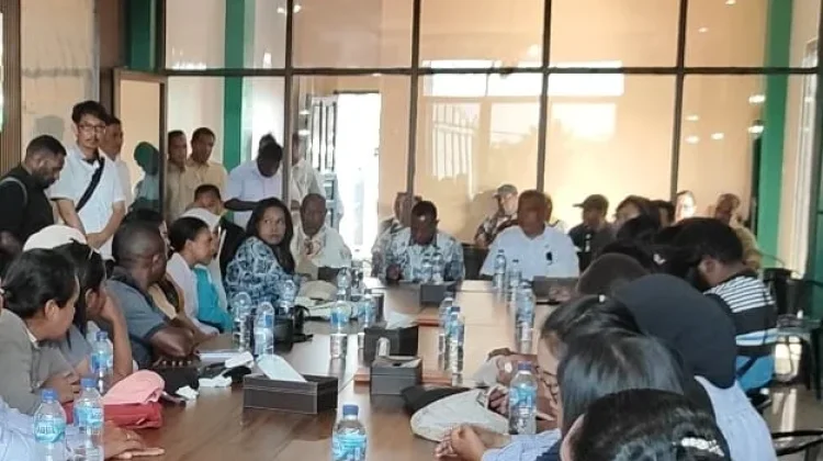 Gubernur Jelaskan Penghentian sementara Penerbangan di Wilayah Konflik