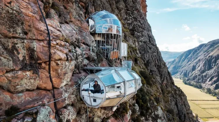 Sensasi Menginap di Tebing Curam Peru ala Skylodge Adventure Suites Hotel