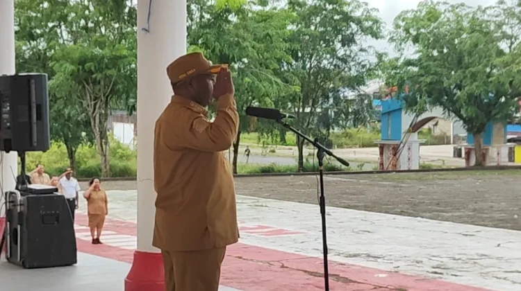 Evaluasi Jabatan ASN, Bupati Roni Omba Tekankan Peningkatan Kinerja