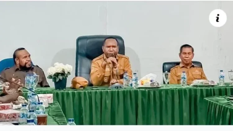 Bupati Rony Omba Minta OPD Segera Rampungkan Renstra dan DSSD