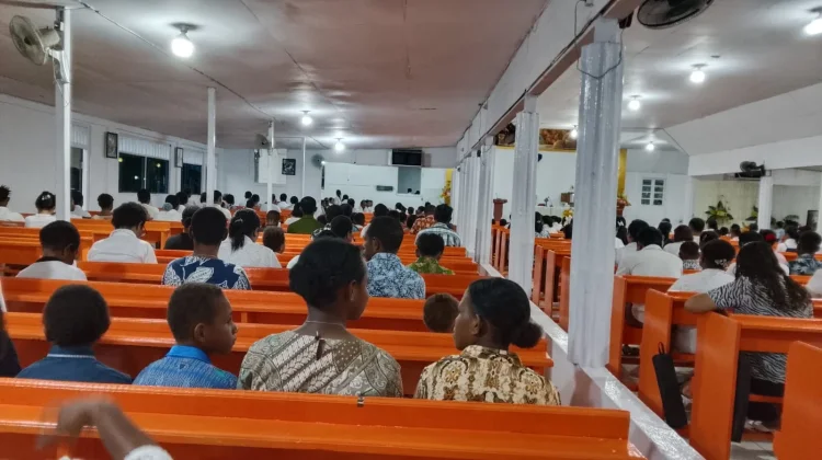 Perayaan Malam Kamis Putih Menginspirasi Umat untuk Melayani dengan Rendah Hati
