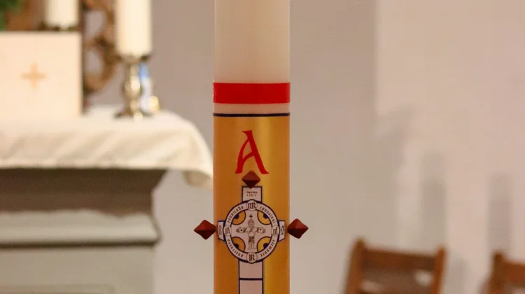 Makna dan Simbol Lilin Paskah dalam Tradisi Gereja Katolik