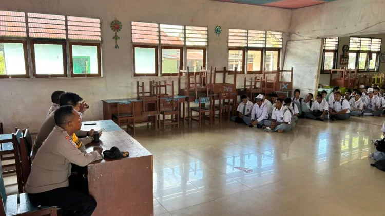 Kapolsek Jair Sosialisasikan Kenakalan Remaja, Bahaya Narkoba di SMA Negeri Asiki