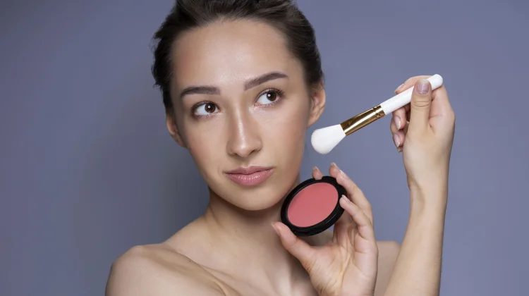 Pilihan Warna Blush On yang Tepat
