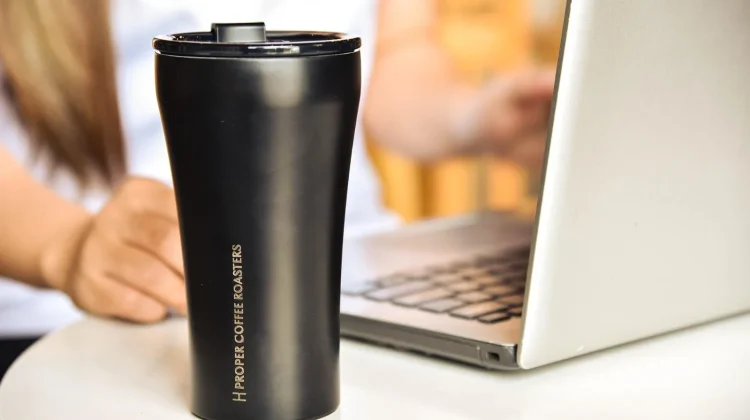 Bawa Tumbler, Kebiasaan Sederhana yang Bantu Lebih Hemat