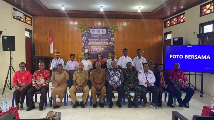 SMA Kristen Cahaya Kasih Tanah Merah Luluskan Enam Siswa Angkatan Perdana