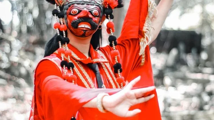 Sejarah dan Filosofi Tari Topeng Cirebon yang Penuh Makna