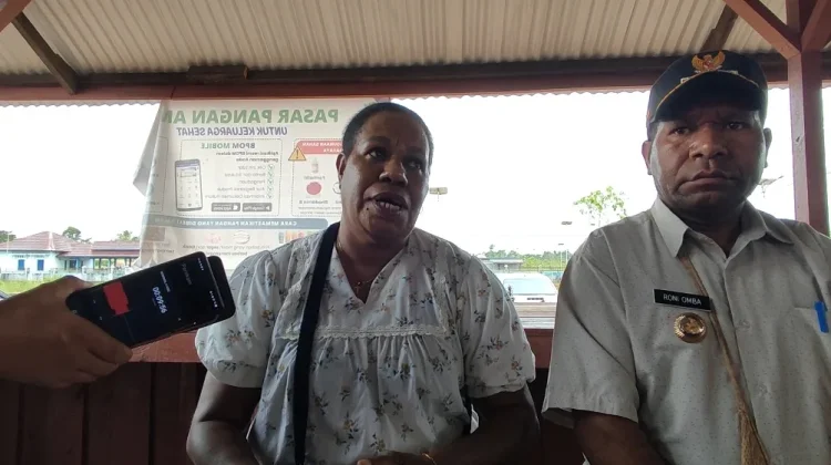 Kepala Distrik Mandobo Ajak Masyarakat Belanja di Pasar Sentral