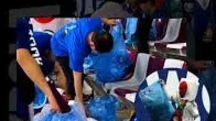 Tradisi Kantong Plastik Biru Suporter Jepang Jadi sorotan di Piala Dunia 2026