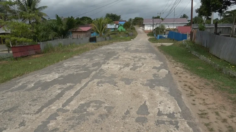 Keterbatasan Anggaran Hambat Perbaikan Sejumlah Jalan di Kota Tanah Merah