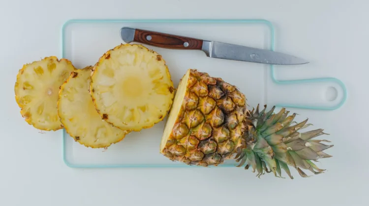 Mengapa Nanas Terasa Perih dan Gatal di  Lidah?