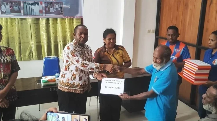 Roni Omba Dorong Sanggar Ciptakan Produk Khas Boven Digoel yang Berdaya Saing