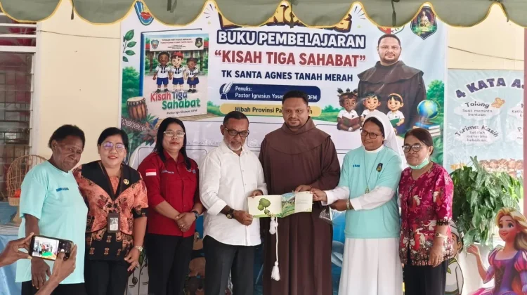 Buku Kisah Tiga Sahabat Hadirkan Pembelajaran Berbasis Budaya Lokal