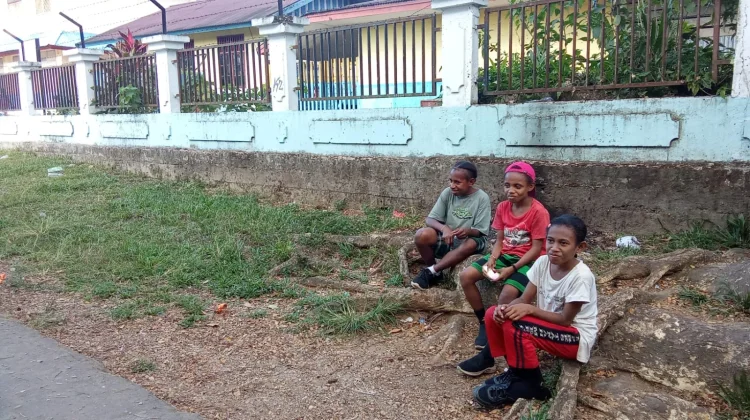 Dari Bawah Pohon Tumbuh Mimpi Kecil Menyambut Kemerdekaan