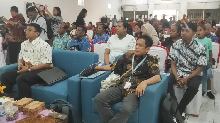 Bupati Boven Digoel Sosialisasikan Penggunaan KTP dalam Pelayanan Kesehatan