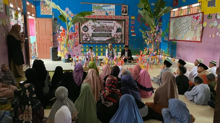 SD Negeri II Tanah Merah Gelar Peringatan Maulid Nabi, Tanamkan Toleransi