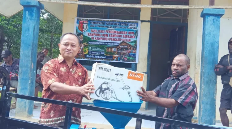 DPMK Boven Digoel Serahkan Bantuan Alat Penunjang Bagi 17 Bunkam