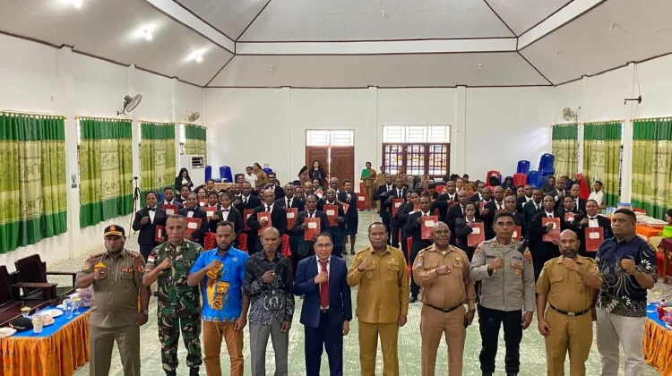 Pemkab Boven Digoel Apresiasi 48 Lulusan RPL PGSD