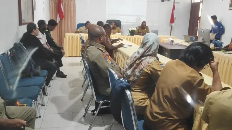 Bupati Roni Omba Minta Rapat SDM Kesehatan Hasilkan Keputusan Konkret