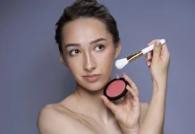 Pilihan Warna Blush On yang Tepat