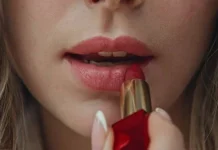 Tips Penggunaan Lipstik untuk Bibir Kering