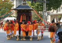 Tradisi Unik dari Berbagai Negara yang Mungkin Belum Pernah Kamu Dengar