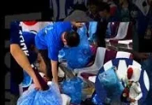 Tradisi Kantong Plastik Biru Suporter Jepang Jadi sorotan di Piala Dunia 2026