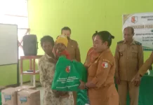 Dinas Ketahanan Pangan Salurkan Bantuan Pangan kepada 30 Penerima Manfaat.