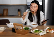 Alasan Perut Terasa Penuh setelah Makan Sedikit