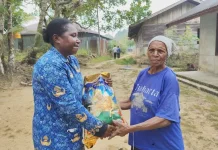 RRI Boven Digoel Hadir Berbagi kasih di tengah Masyarakat