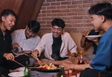 Budaya “Nongkrong”: Mengapa Ngobrol Bersama Teman Bisa Jadi Pelepas Penat?