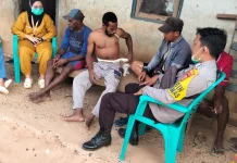 Bhabinkamtibmas Dampingi Penanganan ODGJ di Divisi 15 Pop-B Kampung Ujung Kia