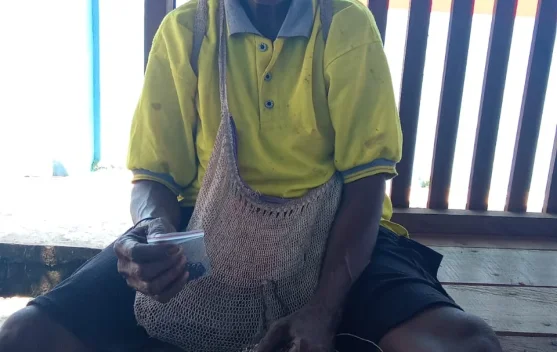 Kreasi Anting Genemo Lestarikan Budaya