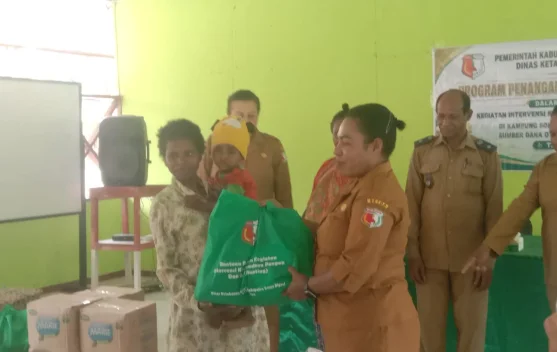 Dinas Ketahanan Pangan Salurkan Bantuan Pangan kepada 30 Penerima Manfaat.