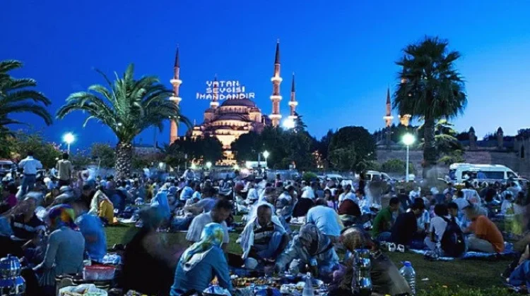 Budaya Ramadhan Turki Padukan Tradisi Ottoman dan Modernitas