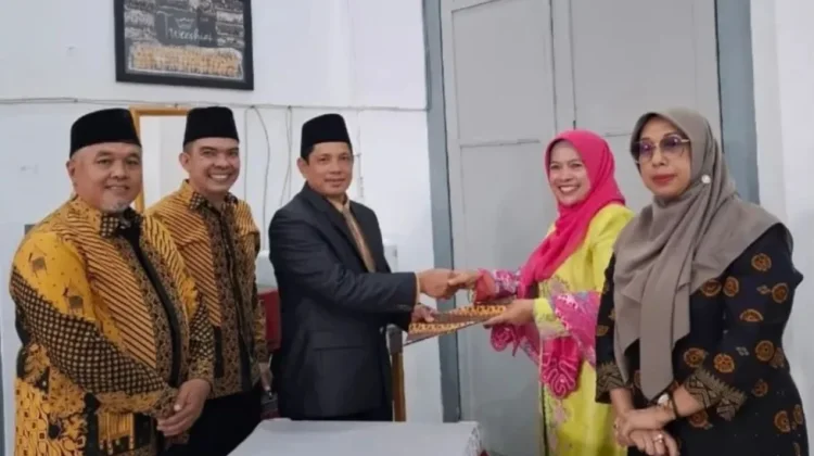 Resmi Dilantik, Ahda Siap Bawa Perubahan SMAN 2 Bukittinggi
