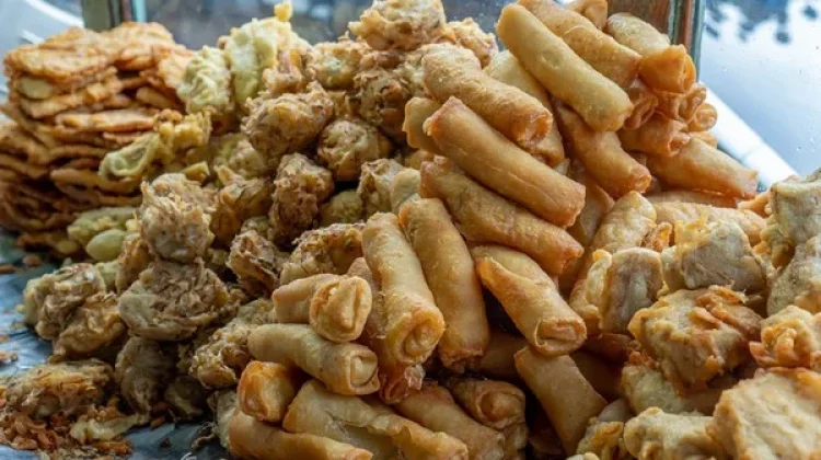 Bahaya Terlalu Banyak Makan Gorengan saat Berbuka Puasa