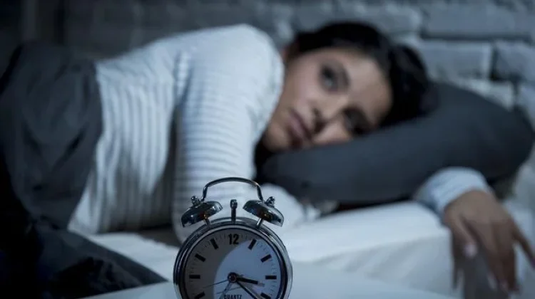 Begadang Diam-Diam Merusak Kesehatan Mental dan Emosi