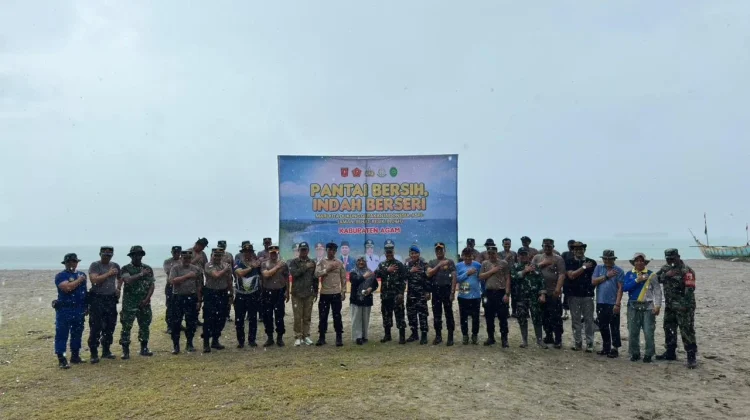 Indonesia ASRI di Agam, Lintas Instansi Kompak Bersihkan Pantai