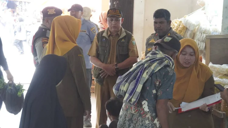 Pemko Padang Panjang Tertibkan Gepeng di Pasar Pusat